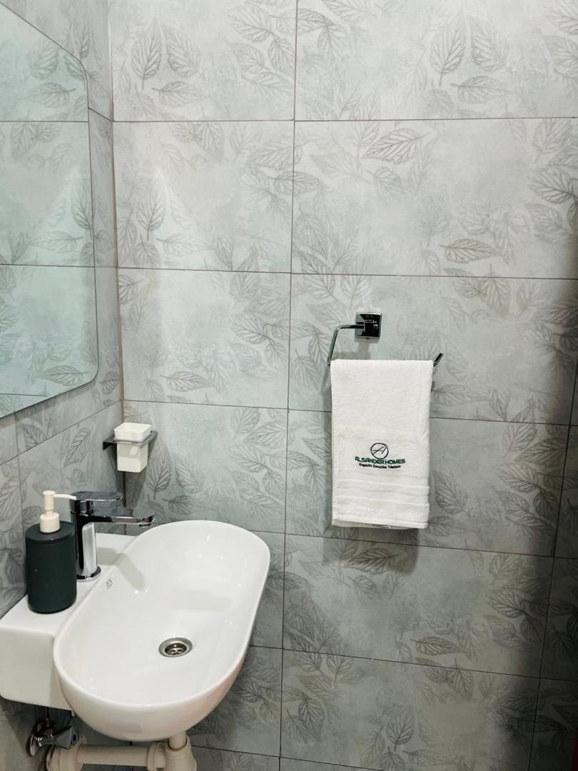 Alsander Homes Raspberry Kampala Ngoại thất bức ảnh